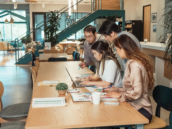 Unlocking Joy and Knowledge: Leveraging YouTube to Showcase Educational Toys in UK Toy Stores